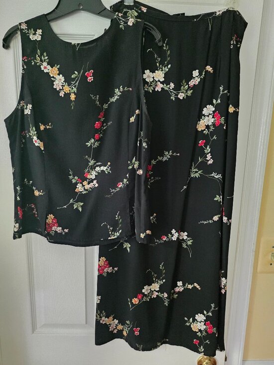 Casual Corner Dresses & Skirts - Casual Corner black print skirt & top